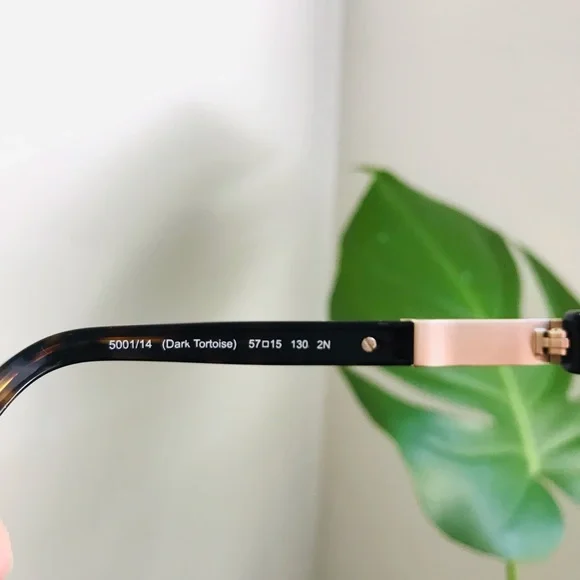 COACH • Sunglasses in Dark Tortoise - Picture 5 of 5